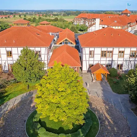 Robinson Fleesensee Курортный комплекс Гёрен-Леббин